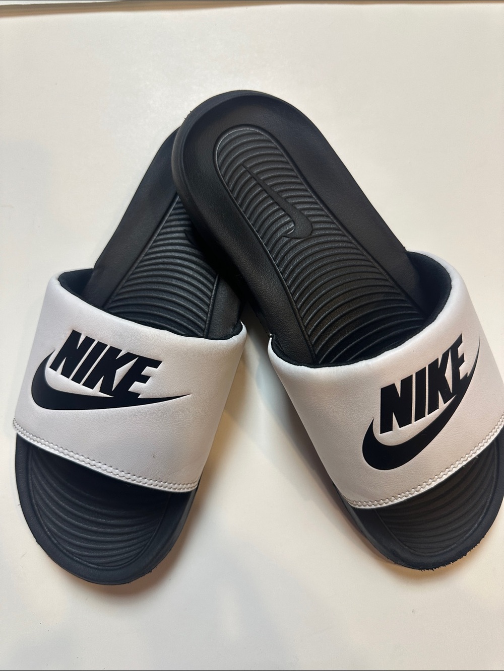 Nike Men’s Victori One Slide Sandals Size 9